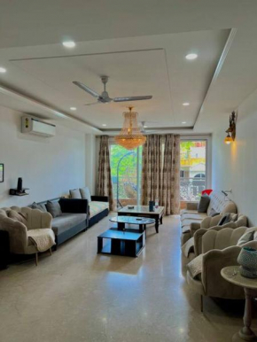 Majestic 4BR with King Beds,Prime Location,Beautiful Patios by StayHaven